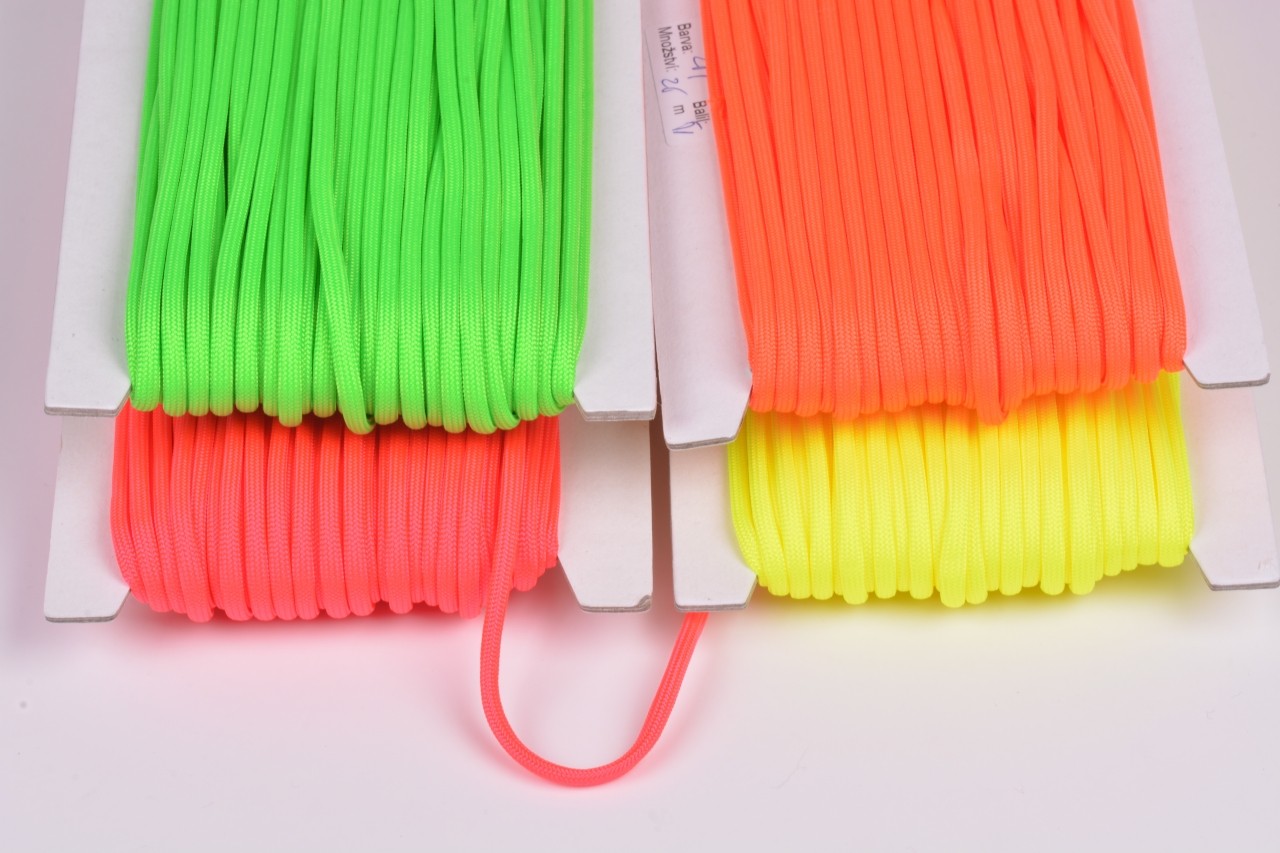 Šnůra PARACORD 4mm - Nosnost až 270 kg neon zelená